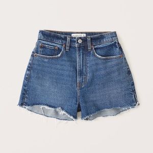 NWOT - Abercrombie curve love high rise mom shorts
